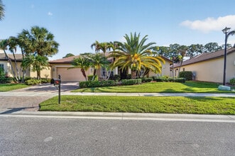 Building Photo - 854 SW St Tropez Ct