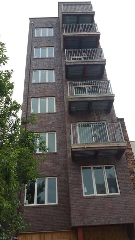 Foto principal - 413 57 Street