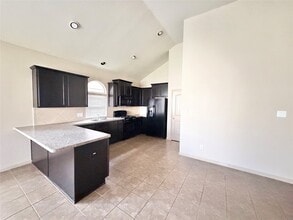 Building Photo - 25410 Saddlebrook Champion Way