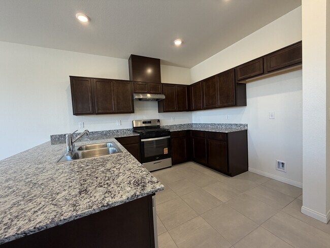 Building Photo - 9262 Innot Ave