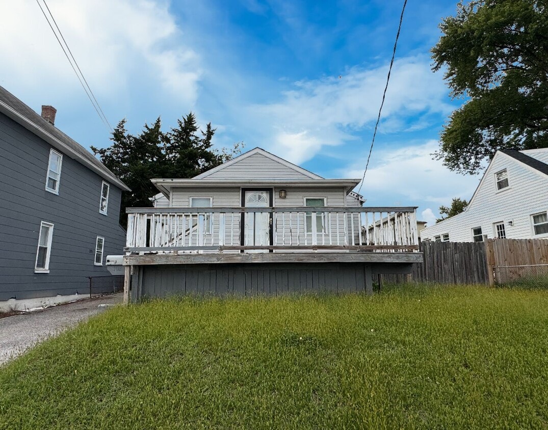 Cozy 3 BR/2 BA Single-Family Home in Halet... - Cozy 3 BR/2 BA Single-Family Home in Halet...