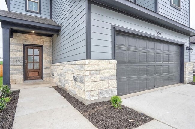 Building Photo - 309 Unforgiven Ln