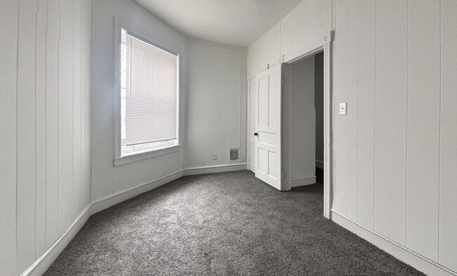 Building Photo - 56 N Dewey St
