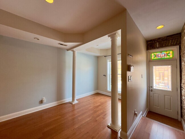 Foto del edificio - Charming 2 Bedroom/3.5 Bathroom Townhome in Canton, MD!