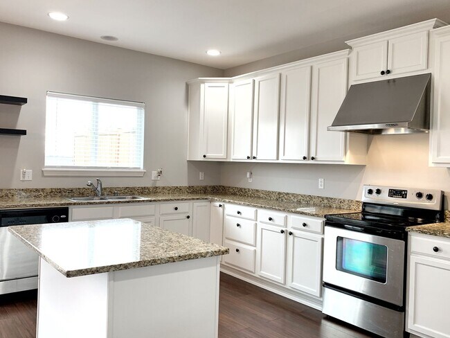 Building Photo - Remodeled open home in Maple Valley