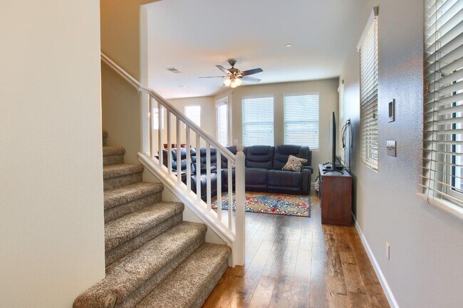 Foto del edificio - Four Bedroom Home in the Harlan Ranch Community