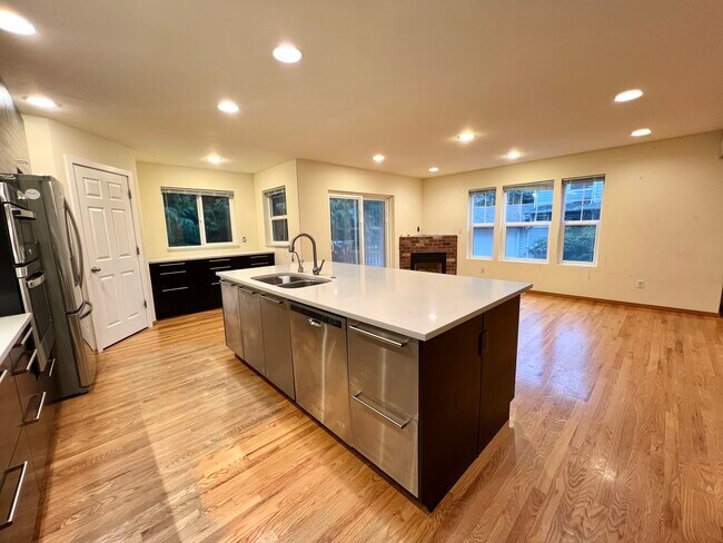 Foto del edificio - 14723 12th Ave NE