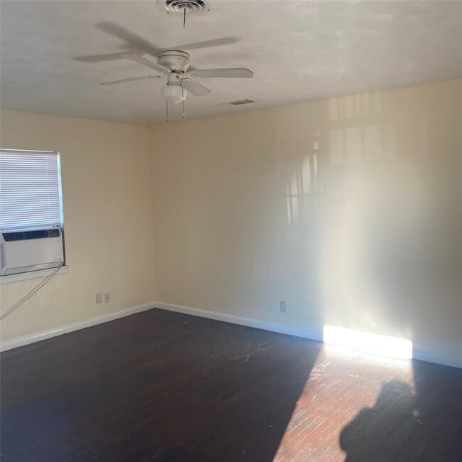 Building Photo - 2212 63rd St