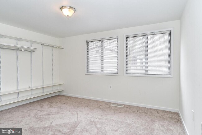 Foto del edificio - 2317 Old Trail Dr
