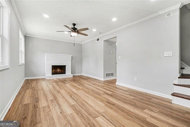 Foto del edificio - 2952 N Dekalb Dr