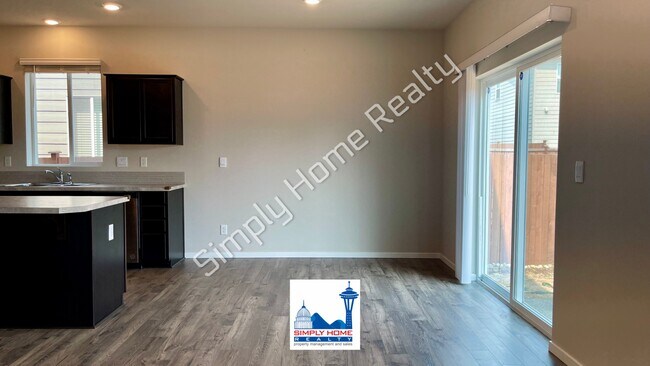 Foto del edificio - Welcome to Your 4-Bedroom Dream Home in Puyallup!