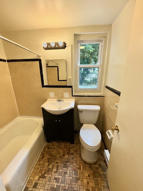 Bathroom - 1135 E Orange St