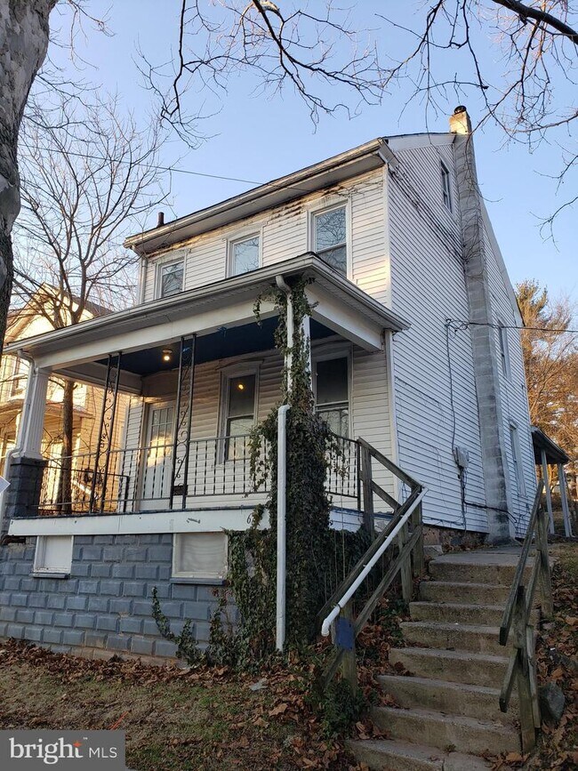 673 Walnut St, Pottstown, PA 19464 House Rental in Pottstown, PA