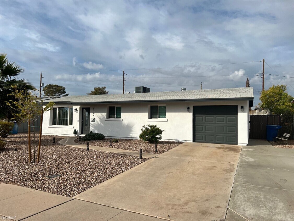 Primary Photo - 3 br, 2 bath House - 2204 North Normal Avenue