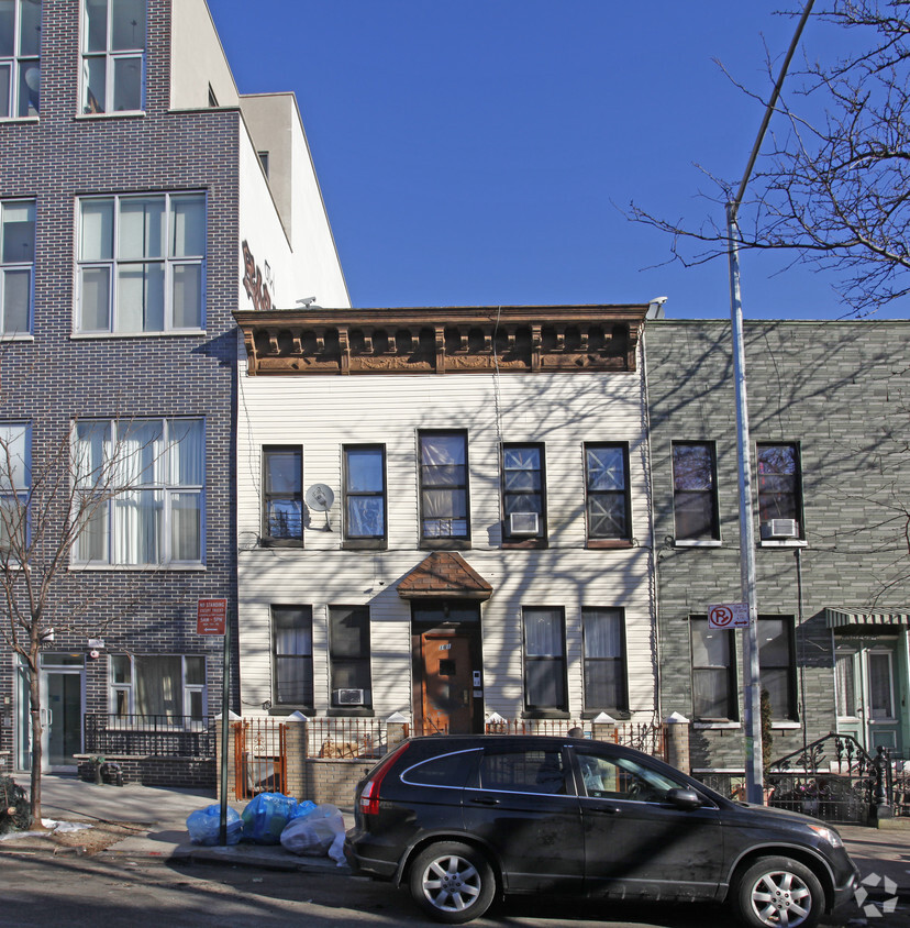 Building Photo - 161 Irving Ave
