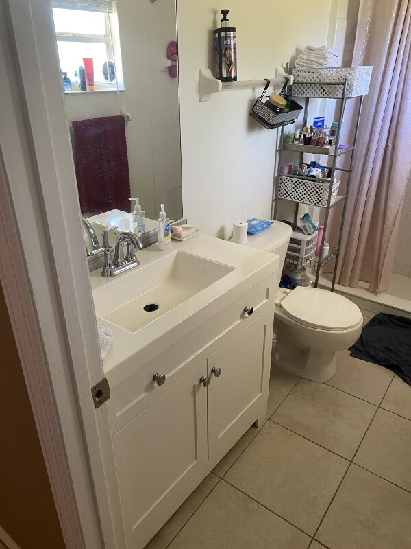 Foto del edificio - 1600 Benz Terrace