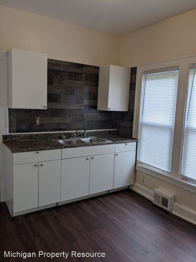 Foto principal - 3 br, 1 bath House - 1659 Glynn Court (Low...