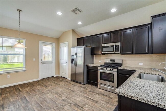 Foto del edificio - 617 Callahan Ln