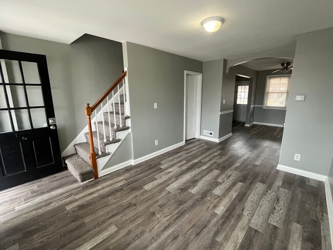 Foto del edificio - Newly Renovated Townhome available in 21224!