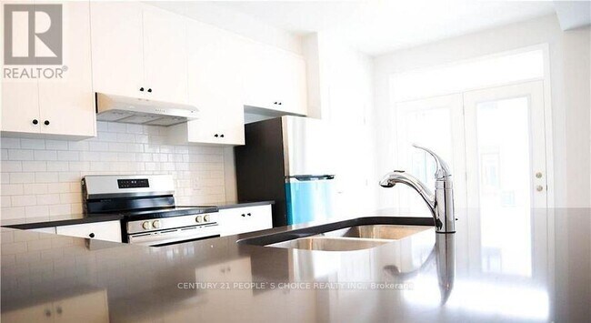 Building Photo - 1062 Curraglass Walk