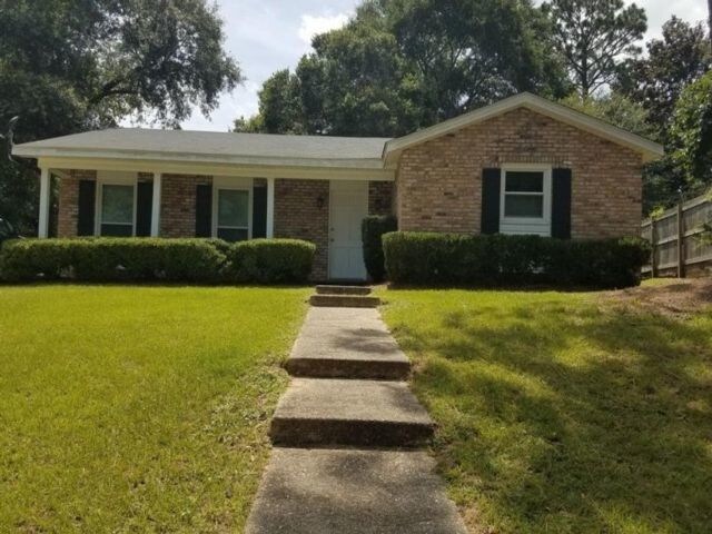 Primary Photo - 205 Glen Oaks Rd