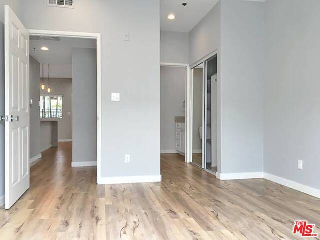 Foto del edificio - 10560 Santa Monica Blvd