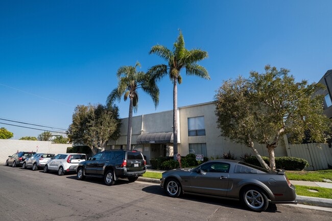 Building Photo - Tropicana
