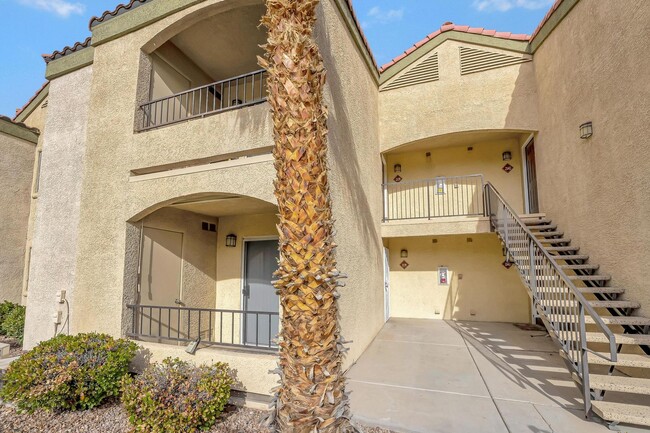 Foto del edificio - Single Story corner Condo in a Gated Commu...