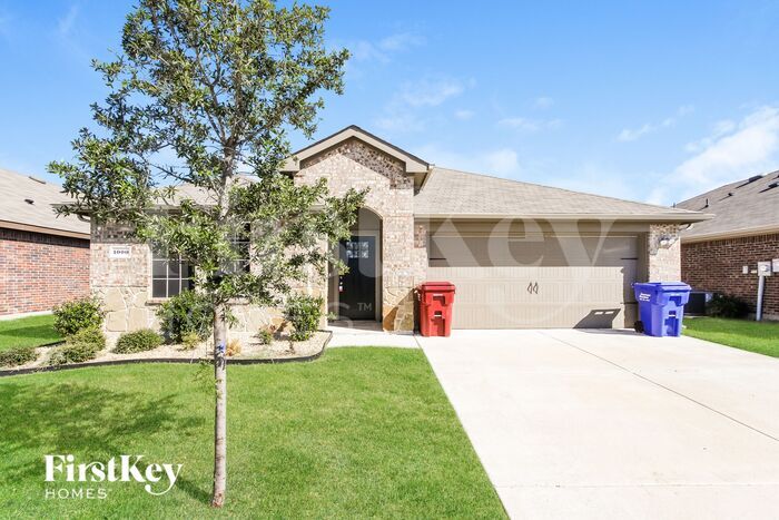 Primary Photo - 1000 Basswood Lane