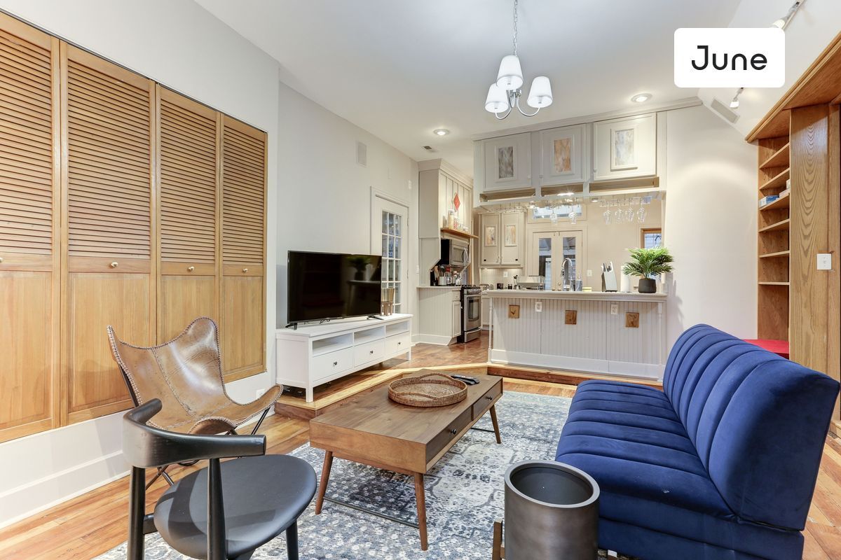 Foto principal - 340 10th Street Southeast