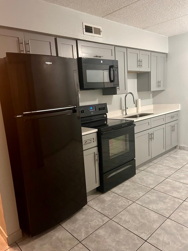 Photo - 715 Michigan Ct Apartment