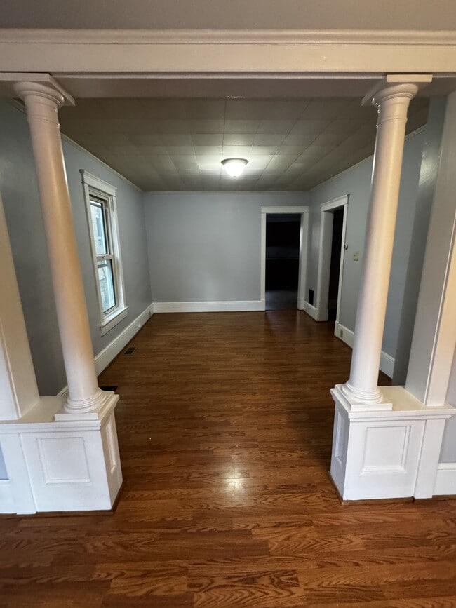 Building Photo - 317 Porter Ave