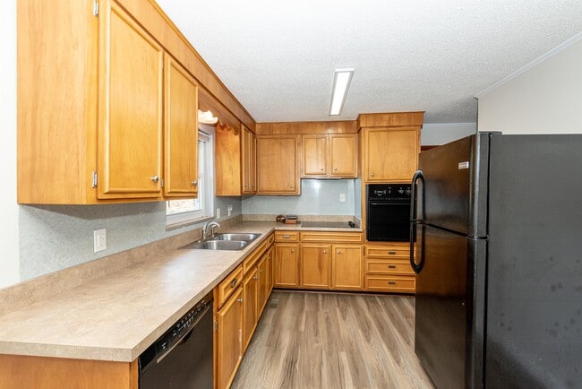Building Photo - 2900 Troy Ave