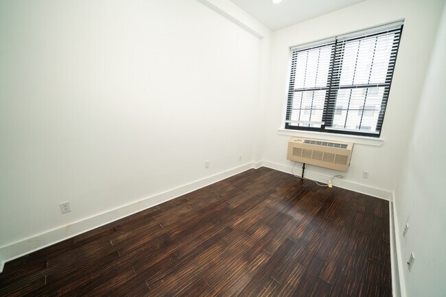 Foto del edificio - 2577 22nd St