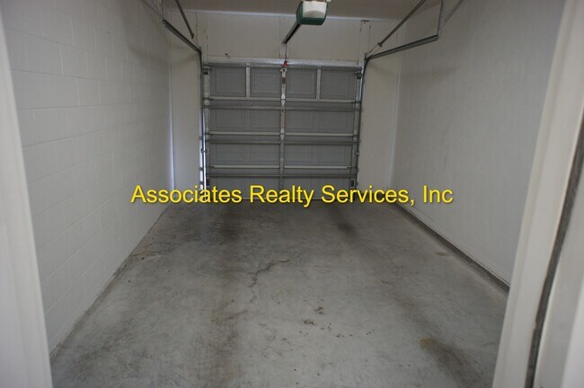 Foto del edificio - Lovely Condo in The Greens at West End