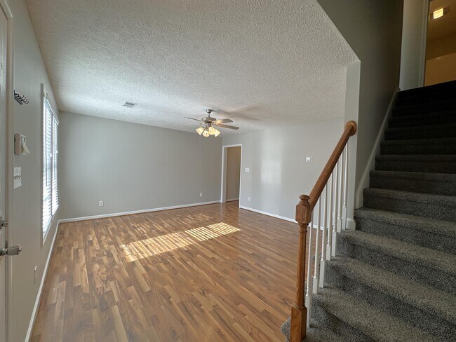 Building Photo - 160 Ivy Creek Ln
