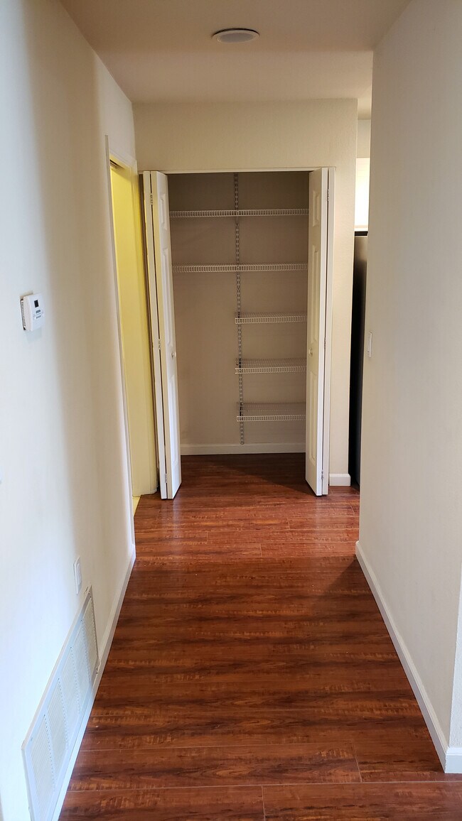 8040 Mountain View Dr Unit F, Pleasanton, CA 94588 Condo for Rent in