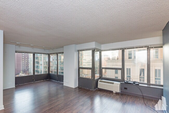 Foto del edificio - 30 E Huron St