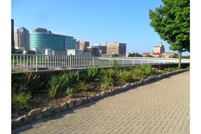 Foto del edificio - 22 Emmet St