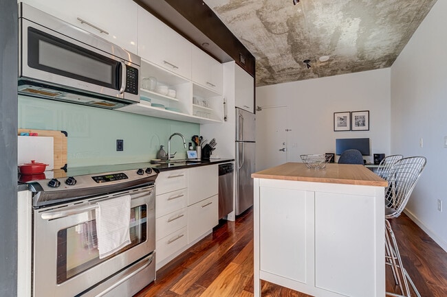 Building Photo - 51 Trolley Cres