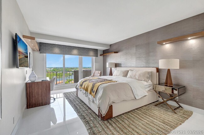 Foto del edificio - 4301 N Ocean Blvd