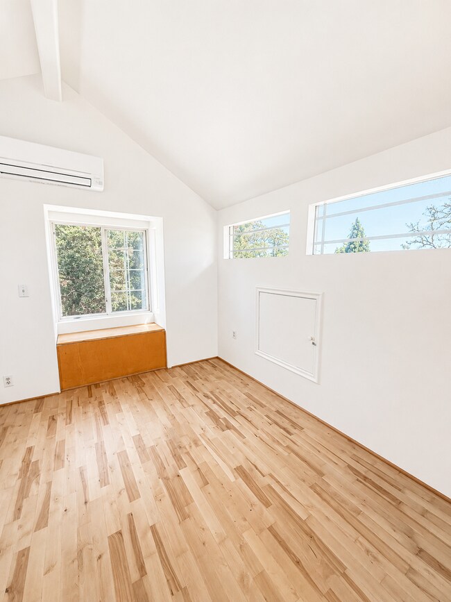 Foto del edificio - 1472 Chanticleer Ave