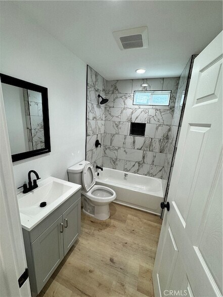 Foto del edificio - 922 E Lanzit Ave