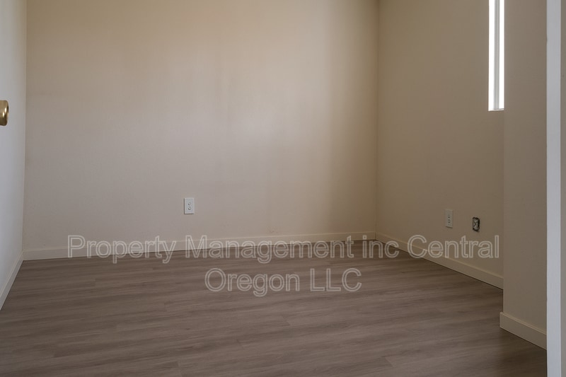 Building Photo - 1707 US-26