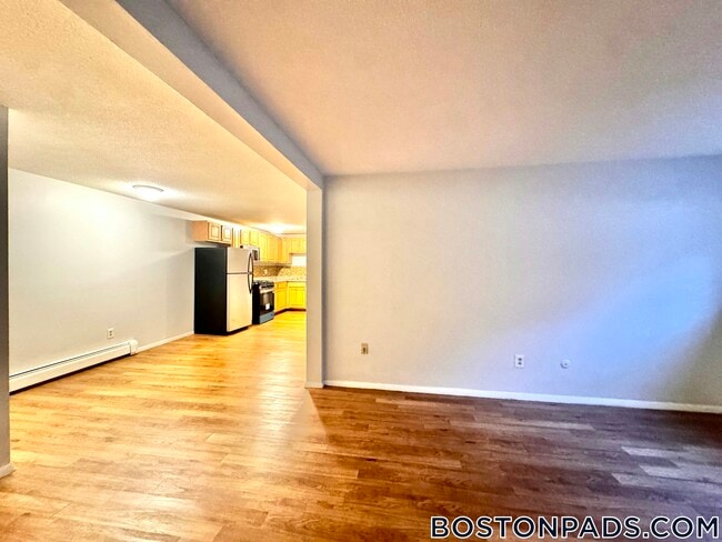 Building Photo - 715 N Main St