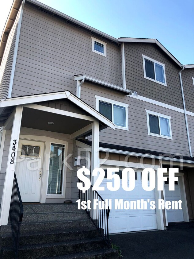 Foto principal - $250 OFF - 3 Bedroom Townhome in Tacoma