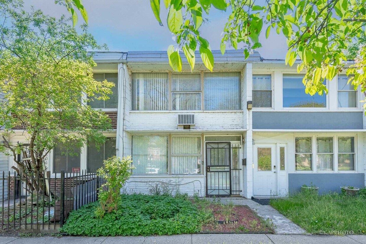 Foto principal - 4800 S Drexel Blvd