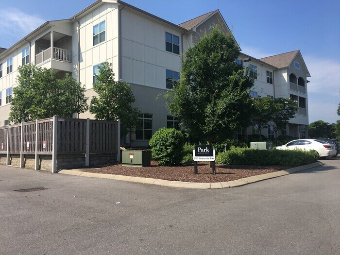 Primary Photo - South Nashville Condo near Fairgrounds
