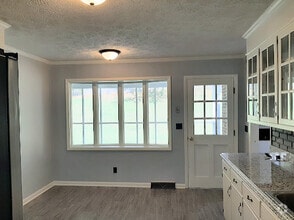 Building Photo - 107 Hillwood Dr