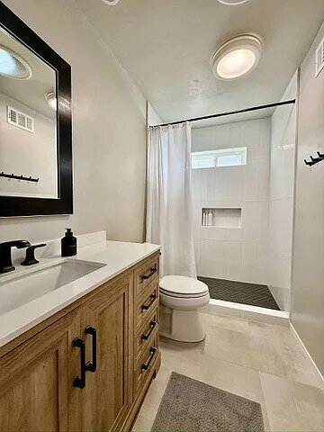 Foto del edificio - "Charming 1-Bedroom Oasis with 1.5 Baths in Prime Redwood City Location!"